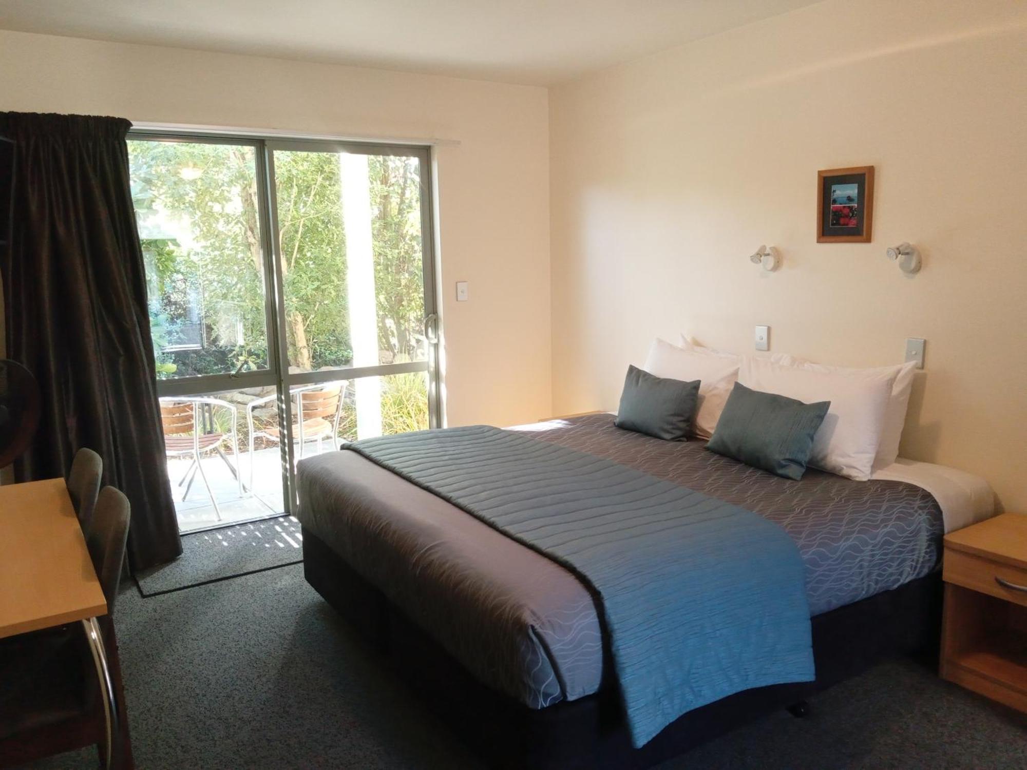 La Rochelle Motel Akaroa Room photo